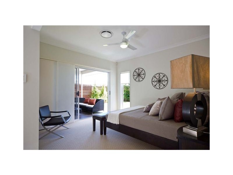 33 Williams Cresent, North Lakes QLD 4509