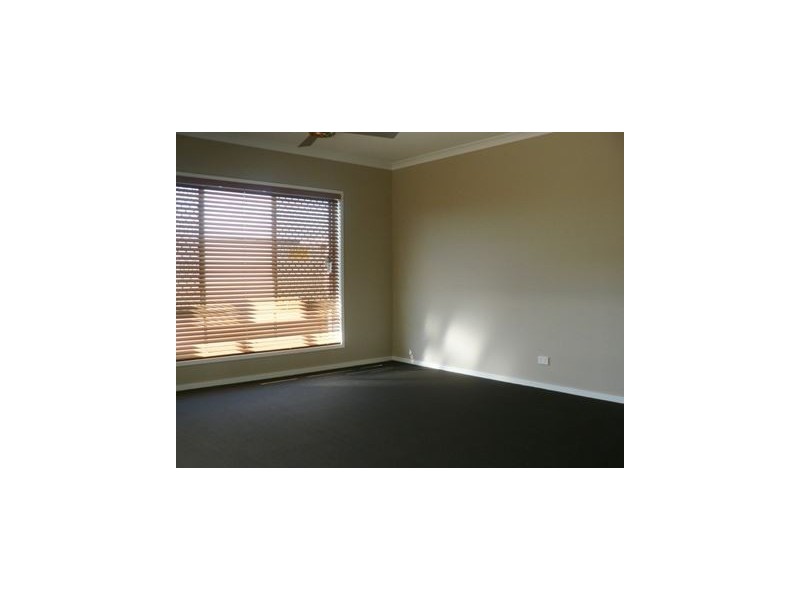 18 Bellenden, North Lakes QLD 4509