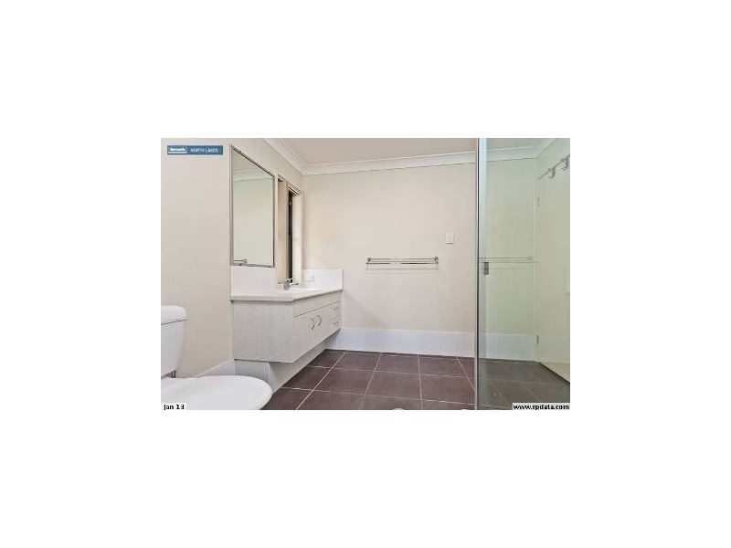 8 Chrysler Parade, North Lakes QLD 4509