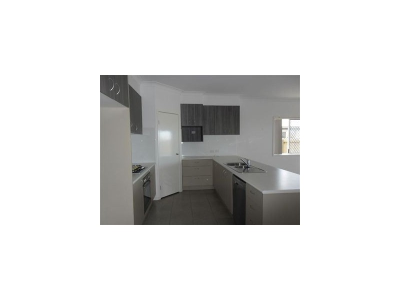 24 Rawlins Crescent, North Lakes QLD 4509