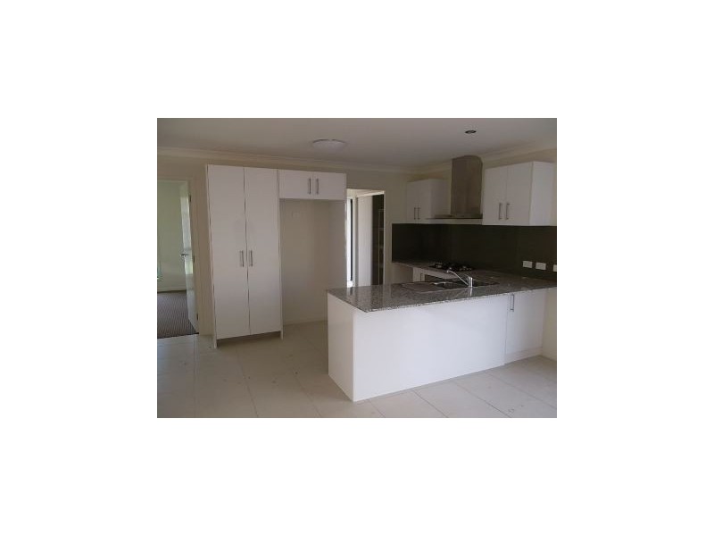 27 Bellthorpe Circuit, Kallangur QLD 4503