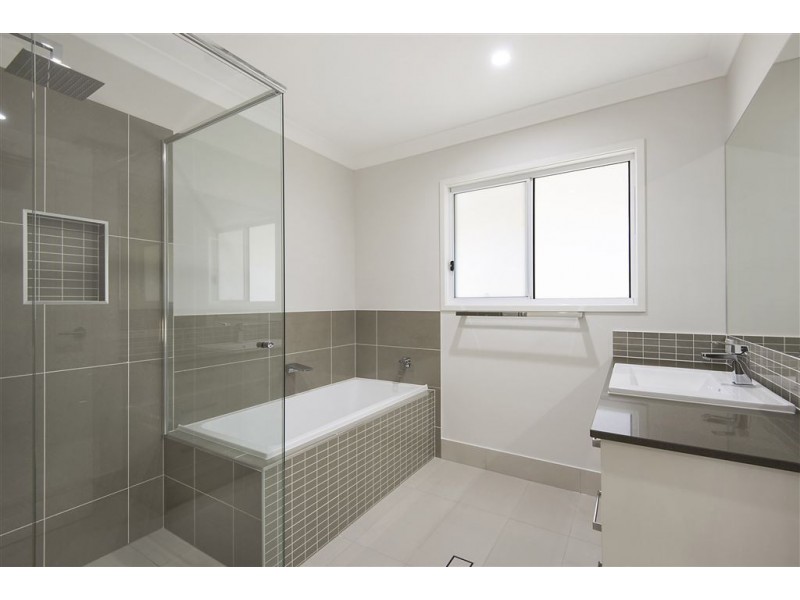 8 Birkdale Circuit, North Lakes QLD 4509