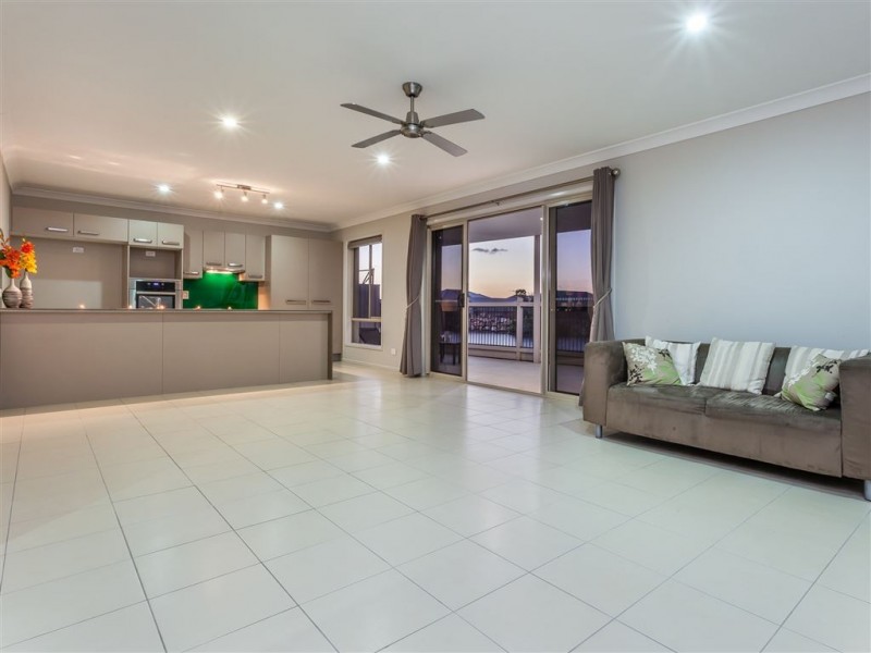 8 Coffey Court, Beachmere QLD 4510