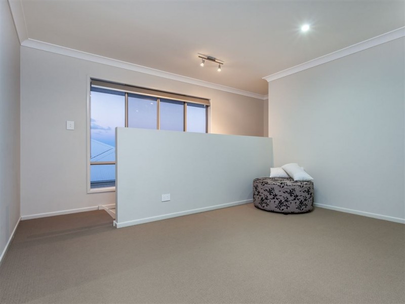 8 Coffey Court, Beachmere QLD 4510