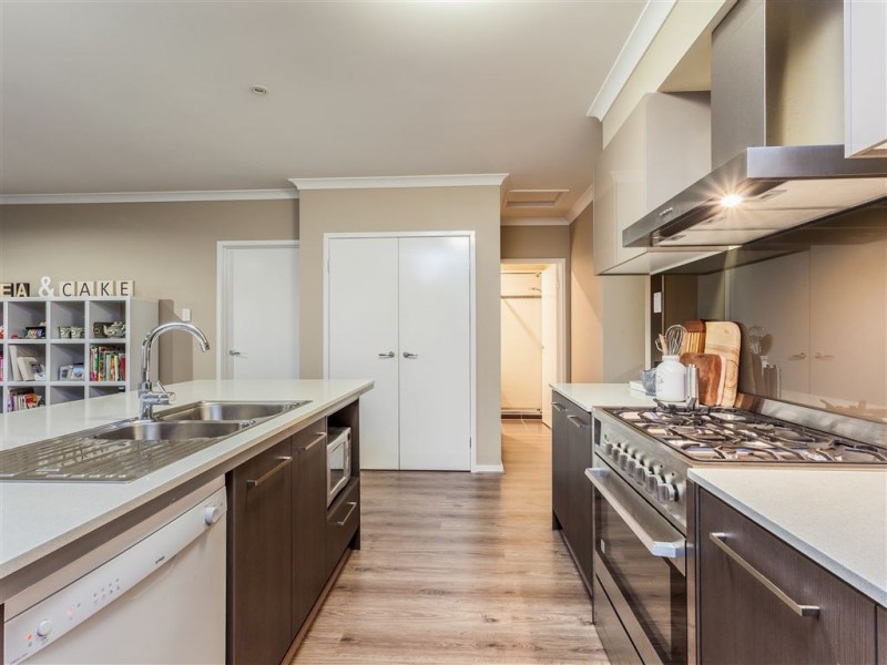 4 Melville Parade, North Lakes QLD 4509