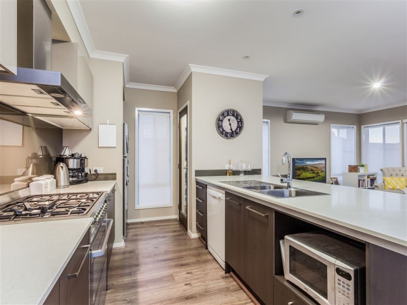 4 Melville Parade, North Lakes QLD 4509