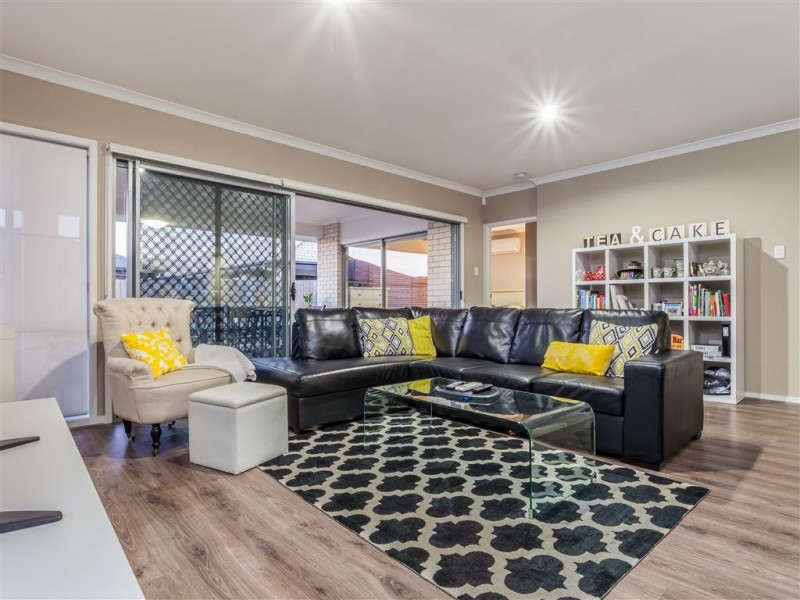 4 Melville Parade, North Lakes QLD 4509