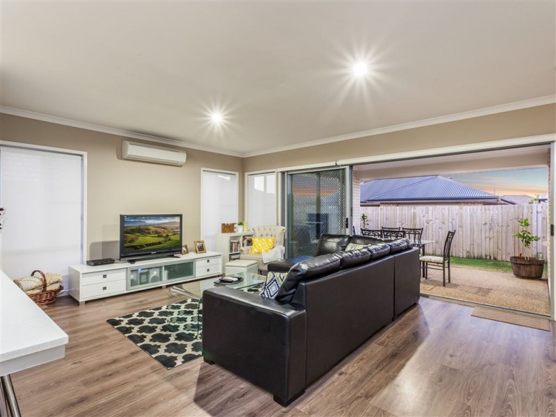 4 Melville Parade, North Lakes QLD 4509