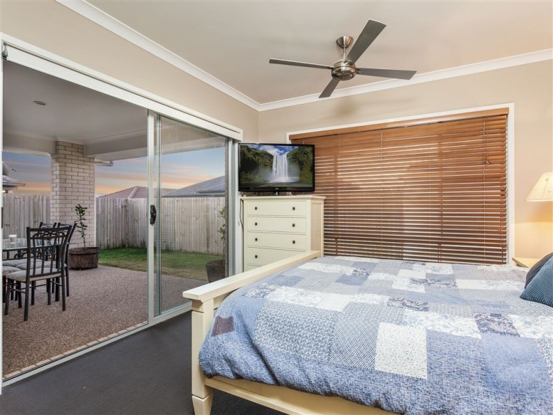 4 Melville Parade, North Lakes QLD 4509