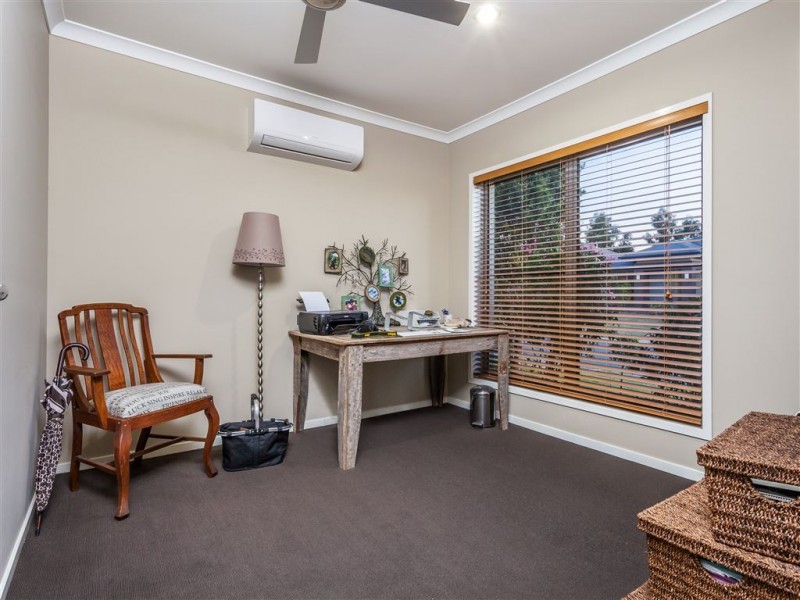 4 Melville Parade, North Lakes QLD 4509