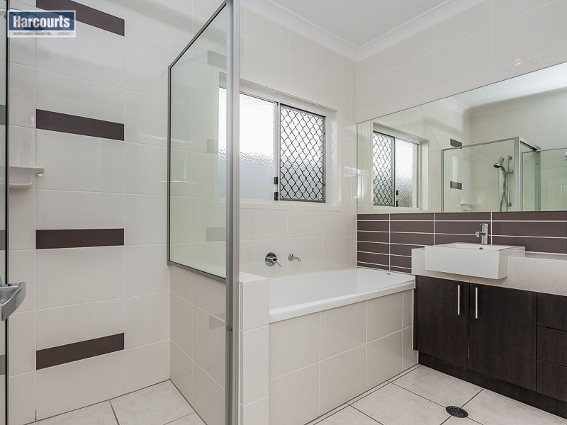 102 Mackintosh Drive, North Lakes QLD 4509