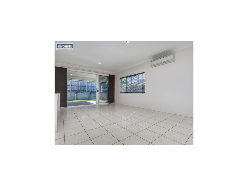 102 Mackintosh Dr, North Lakes QLD 4509