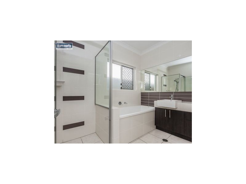 102 Mackintosh Dr, North Lakes QLD 4509