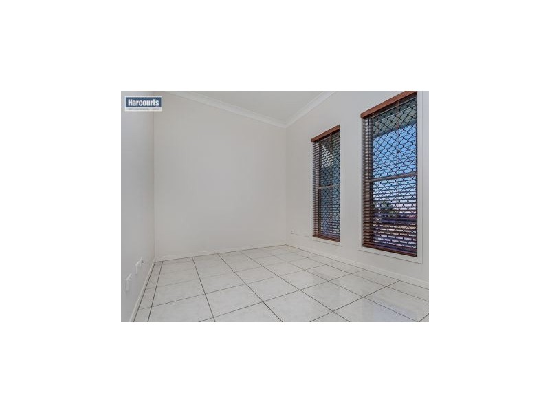102 Mackintosh Dr, North Lakes QLD 4509