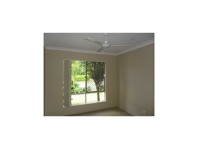 17 Whitfield Crescent, North Lakes QLD 4509