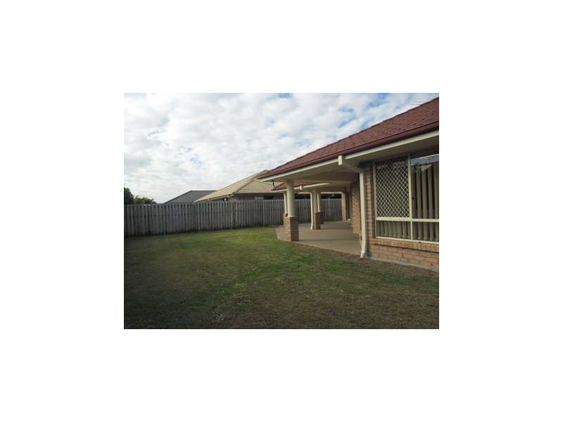 17 Whitfield Crescent, North Lakes QLD 4509