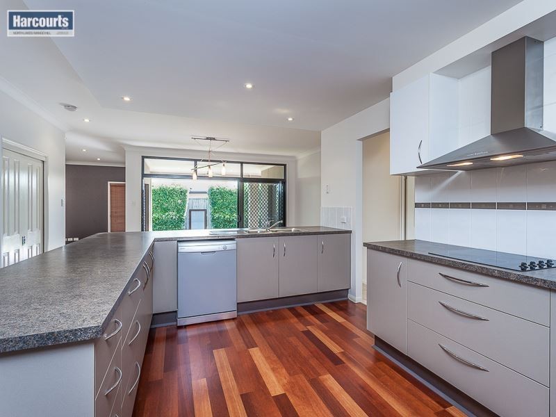 15 Turnstone Circuit, North Lakes QLD 4509