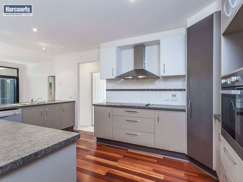 15 Turnstone Circuit, North Lakes QLD 4509