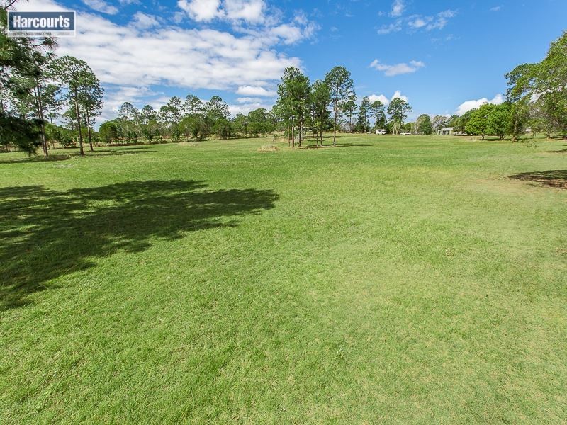 30 Sunbird Court, Moorina QLD 4506