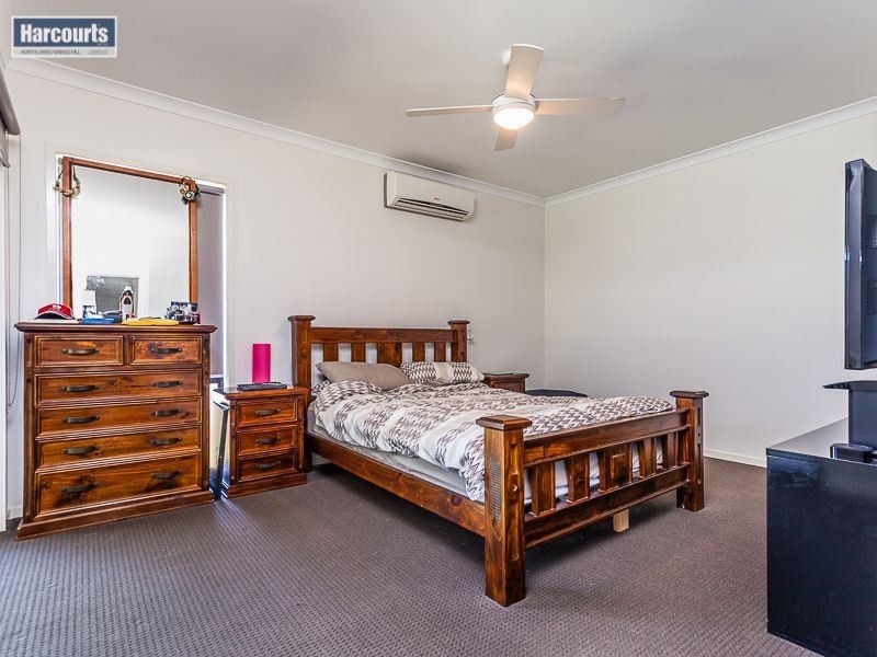 9 Dickson Crescent, North Lakes QLD 4509