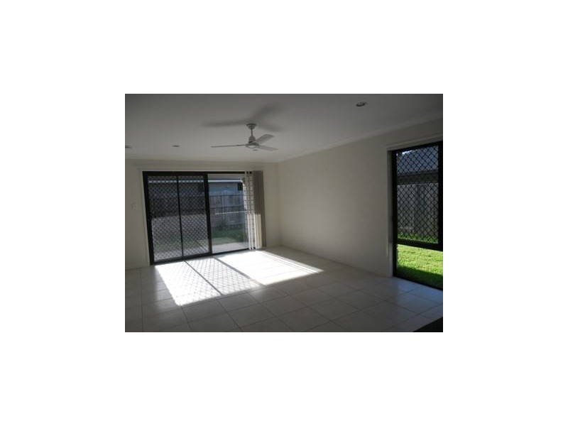 10 Chrysler Parade, North Lakes QLD 4509