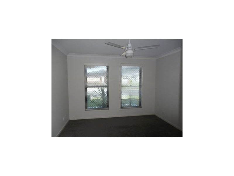 10 Chrysler Parade, North Lakes QLD 4509