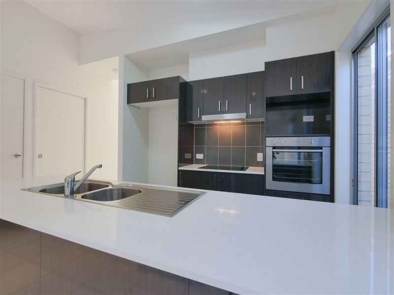 2/23 Essencia Avenue, Dakabin QLD 4503
