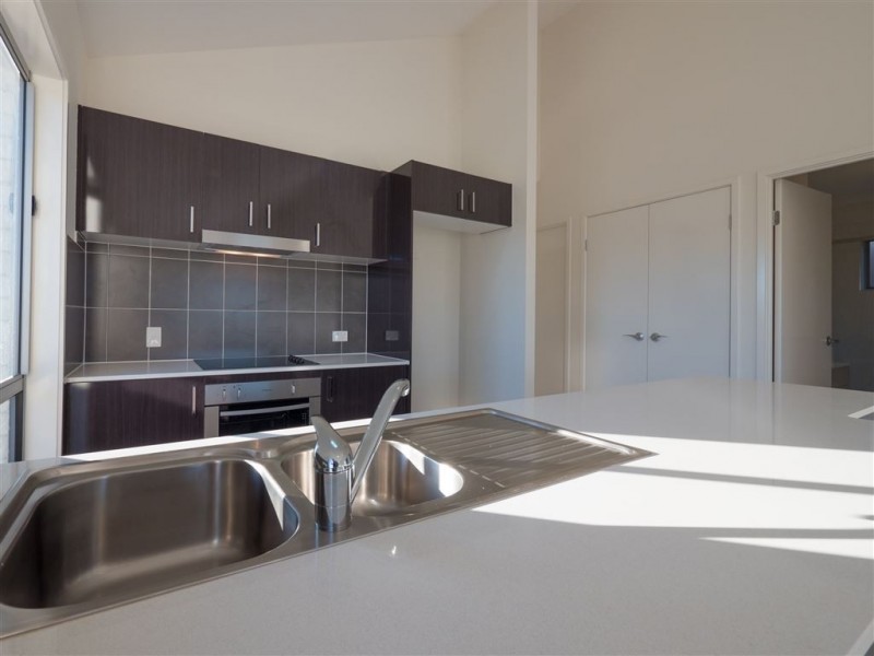 2/23 Essencia Avenue, Dakabin QLD 4503