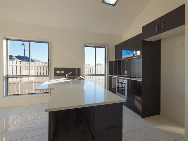 2/23 Essencia Avenue, Dakabin QLD 4503