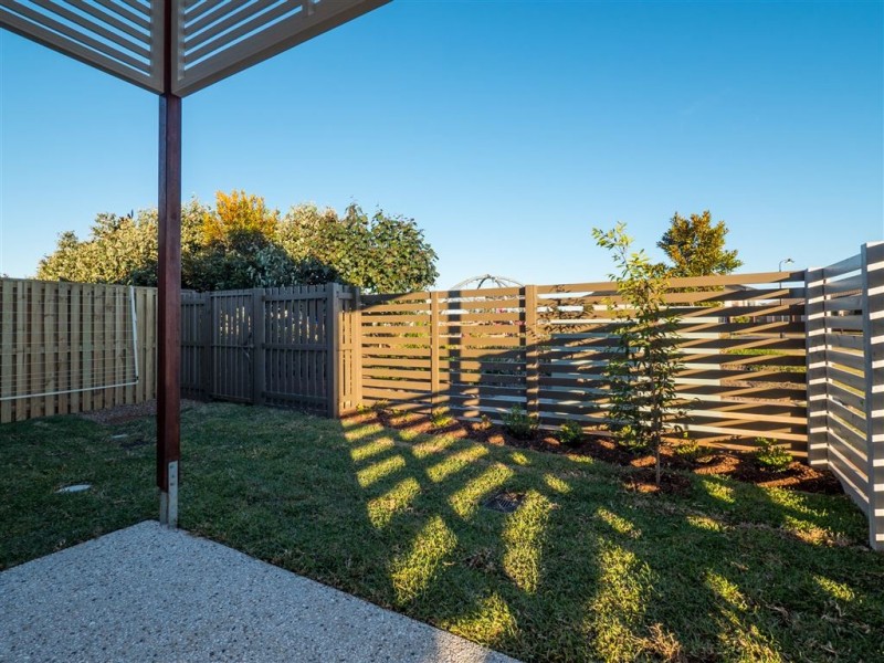 2/23 Essencia Avenue, Dakabin QLD 4503