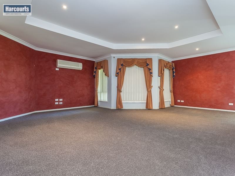 8 Whitfield Crescent, North Lakes QLD 4509