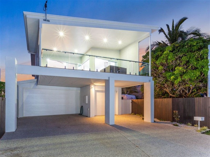 3 Second Avenue, Scarborough QLD 4020