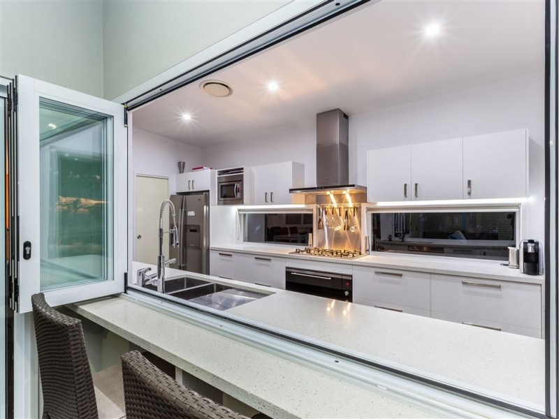 3 Second Avenue, Scarborough QLD 4020