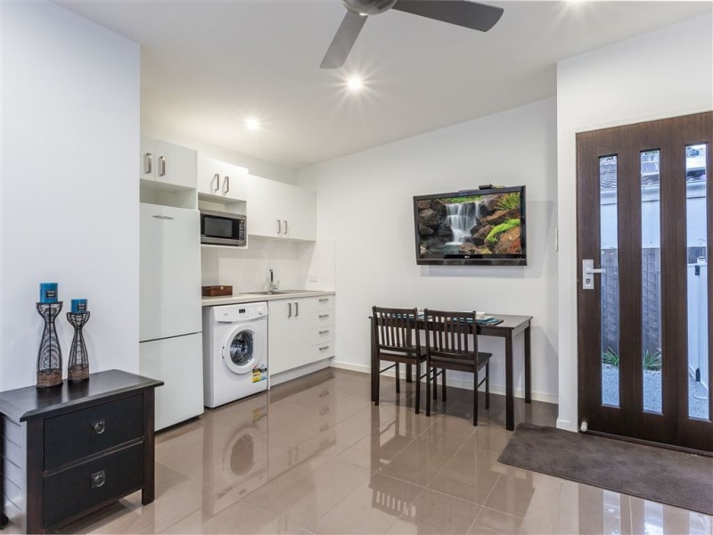 3 Second Avenue, Scarborough QLD 4020