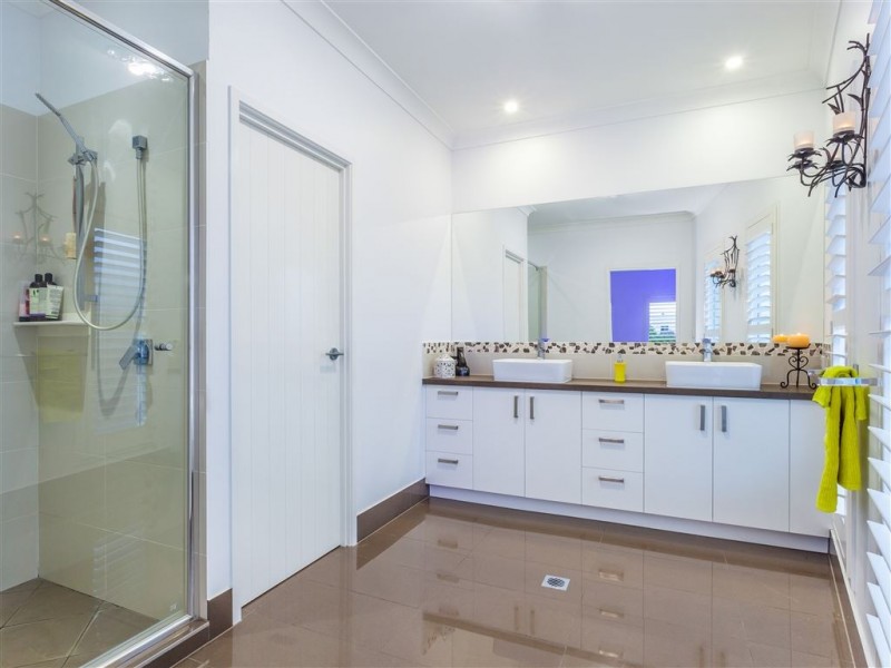 3 Second Avenue, Scarborough QLD 4020