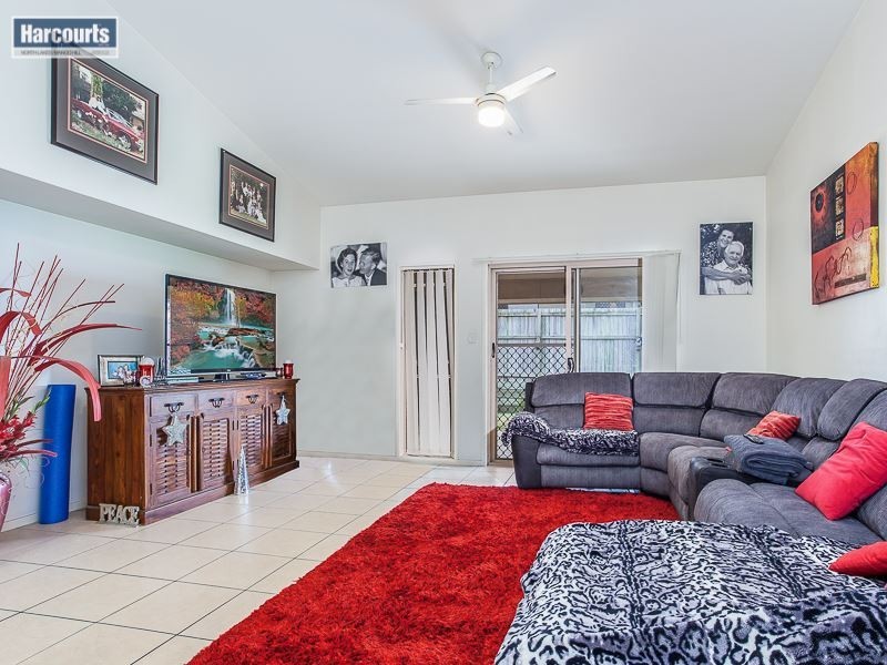10 Dotterel Crescent, North Lakes QLD 4509