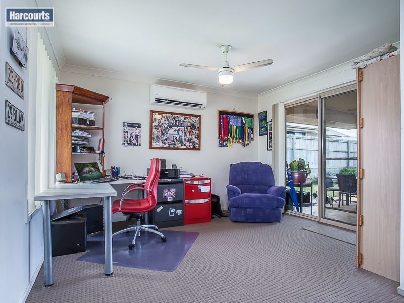 10 Dotterel Crescent, North Lakes QLD 4509