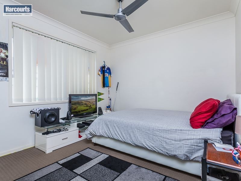10 Dotterel Crescent, North Lakes QLD 4509