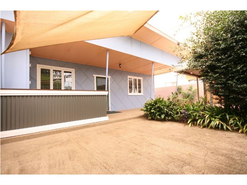 34 Rock Street, Scarborough QLD 4020
