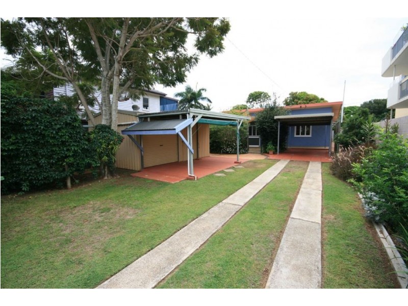 34 Rock Street, Scarborough QLD 4020