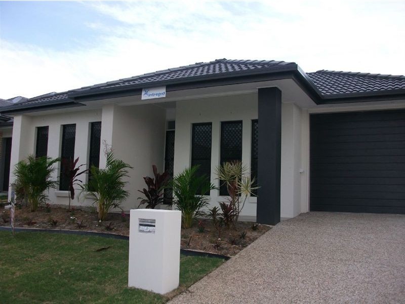 7 Cedar, North Lakes QLD 4509