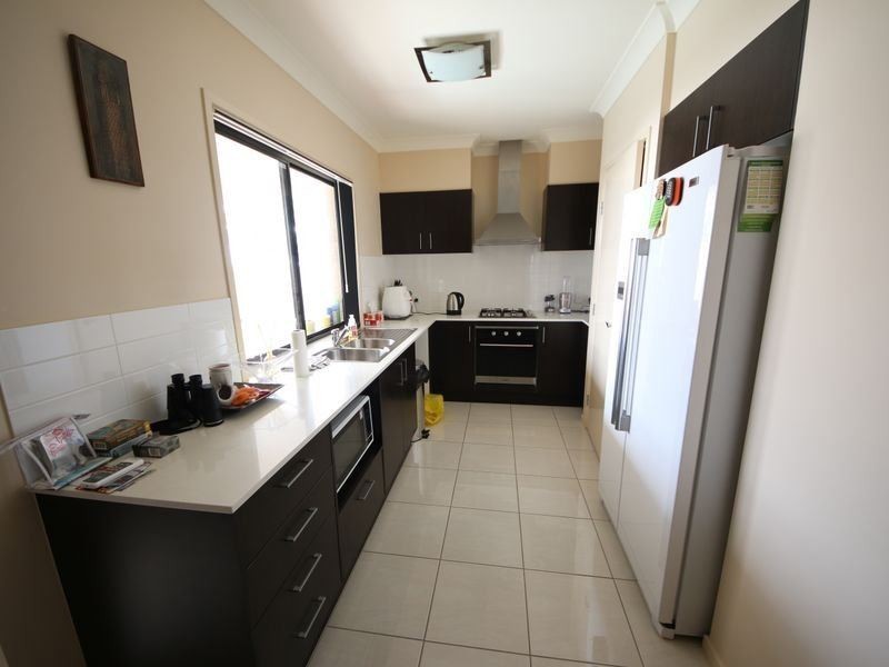 38 Manhattan Crescent, North Lakes QLD 4509