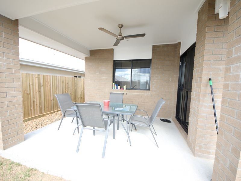 38 Manhattan Crescent, North Lakes QLD 4509