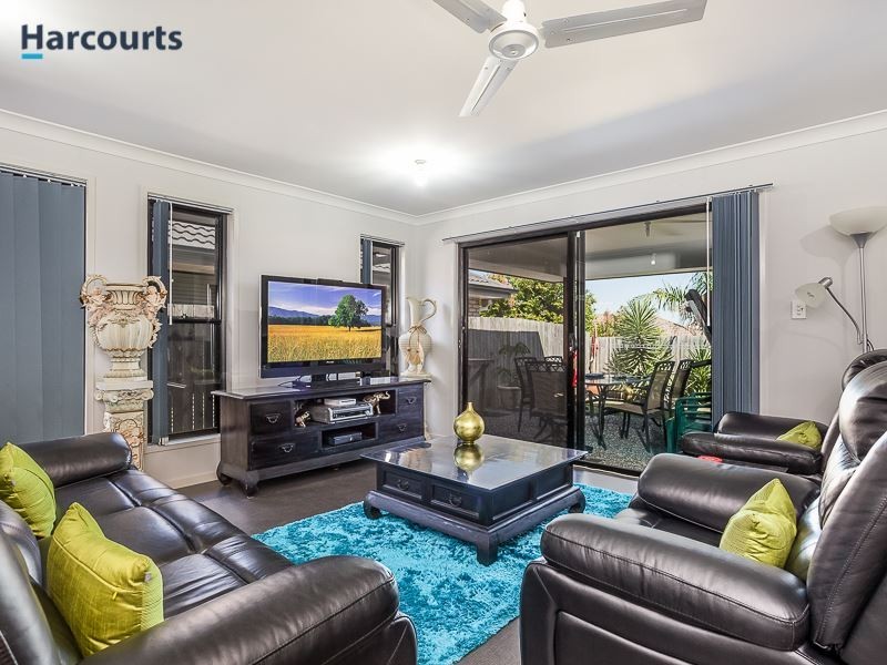 15 Moonie Crescent, North Lakes QLD 4509