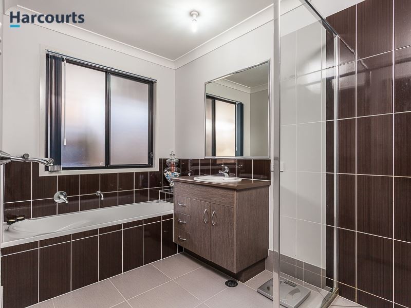 15 Moonie Crescent, North Lakes QLD 4509