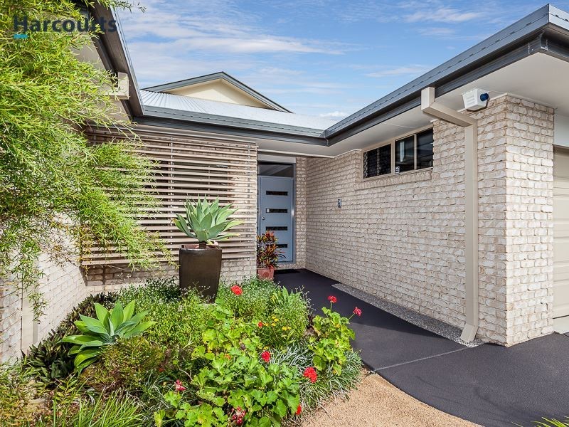 6 Apollo Crescent, Beachmere QLD 4510