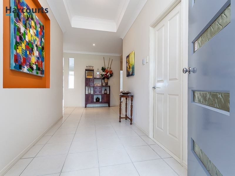 6 Apollo Crescent, Beachmere QLD 4510