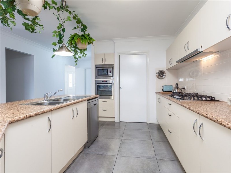 9 Madison Avenue, North Lakes QLD 4509