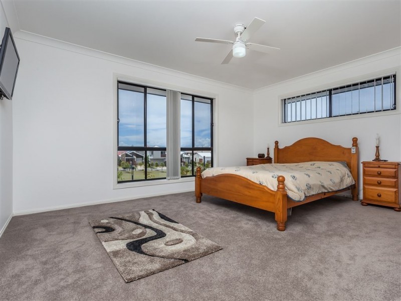 9 Madison Avenue, North Lakes QLD 4509