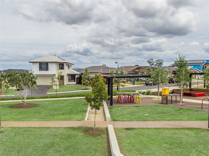 9 Madison Avenue, North Lakes QLD 4509